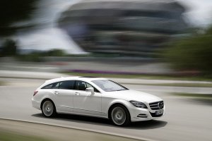 Первые официальные снимки Mercedes CLS Shooting Brake