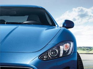 Maserati покажет в Париже среднемоторный суперкар