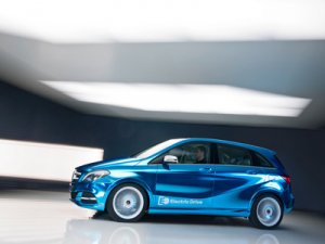 Mercedes покажет в Париже электрический B-class