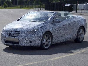 Фотографам удалось запечатлеть кабриолет Opel Astra Cascada