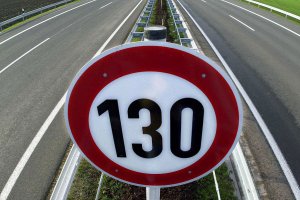 На российских автомагистралях планируется увеличить максимальную скорость