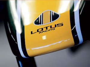 Запчасти гоночной команды Lotus попали под арест