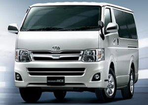 Toyota подвергла рестайлингу два своих микроавтобуса Hiace и Regius Ace