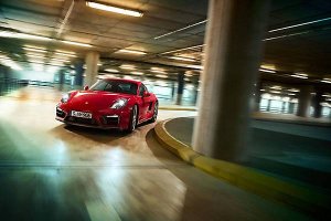 Porsche показал усиленные версии моделей Cayman и Boxster