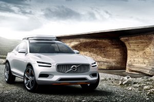 Автомобили Volvo будут информировать друг друга о дорожных ситуациях