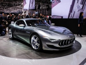 Компания Maserati официально подтвердила планы по запуску серийного произво ...