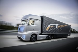 На выставке представлен концептуальный грузовик Mercedes-Benz Future Truck  ...