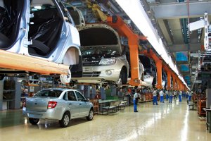 АвтоВАЗ возобновил сборку машин на заводе