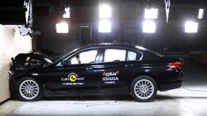 Новый BMW 5 Series удачно прошел краш-тест и получил пять звезд